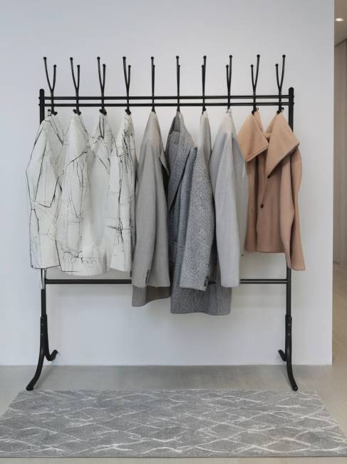 Вешалка напольная М 12 чёрный