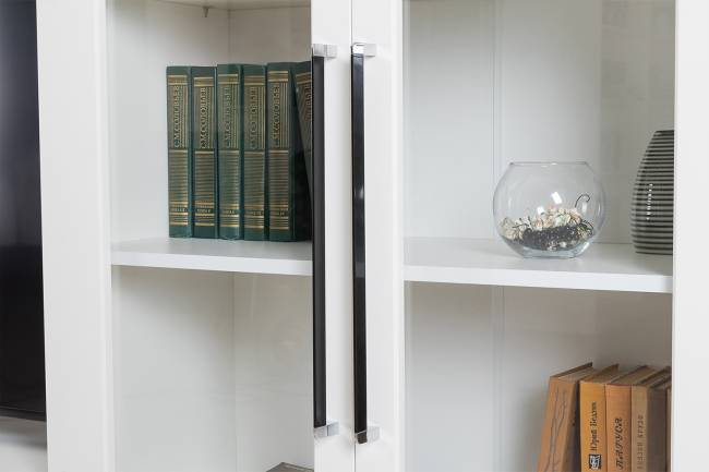 Две навесных полки с ТВ-тумбами и сервантом Валенсия цвет белый шагрень